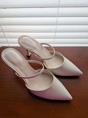Marc Fisher Cream Pointed-Toe Kitten Heel Mules with Square Base